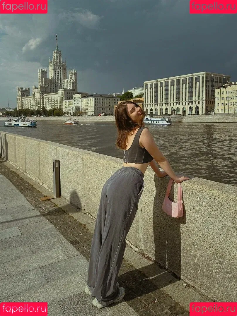 Ahrinyan / Arina Berdnikova / nyasharisha Onlyfans Photo Gallery 