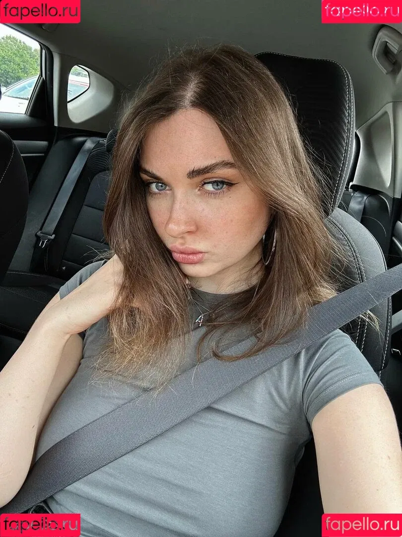 Ahrinyan / Arina Berdnikova / nyasharisha Onlyfans Photo Gallery 