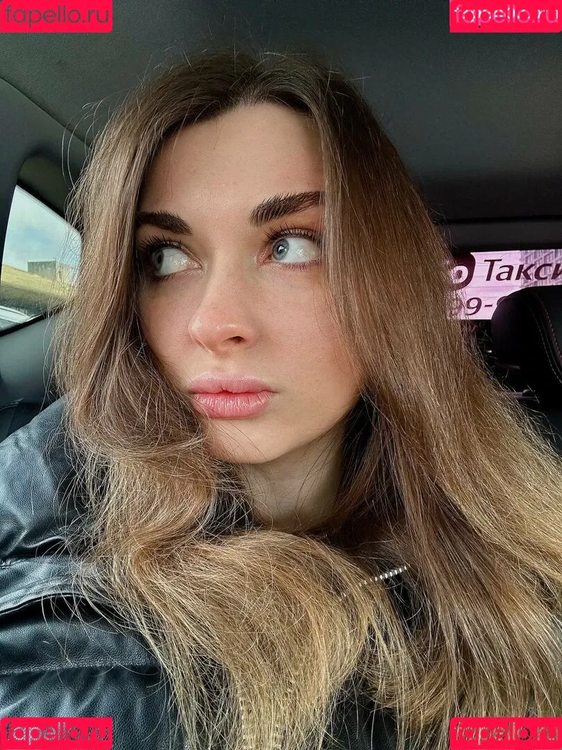 Ahrinyan / Arina Berdnikova / nyasharisha Onlyfans Photo Gallery 