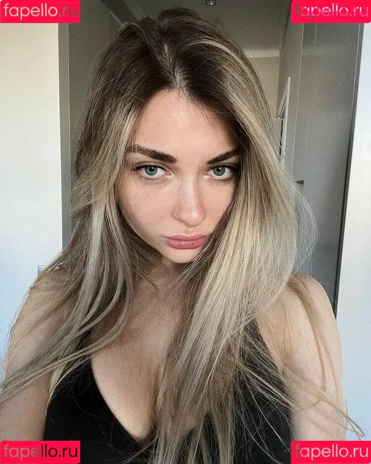 Ahrinyan / Arina Berdnikova / nyasharisha Onlyfans Photo Gallery 