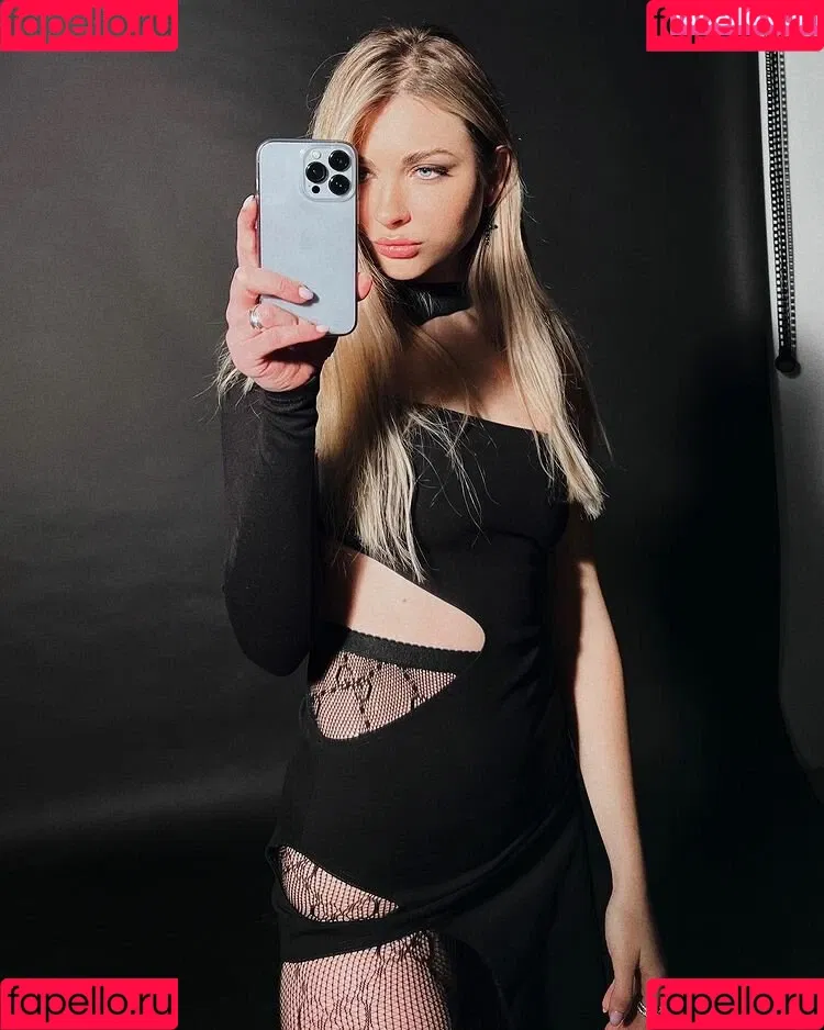 Ahrinyan / Arina Berdnikova / nyasharisha Onlyfans Photo Gallery 