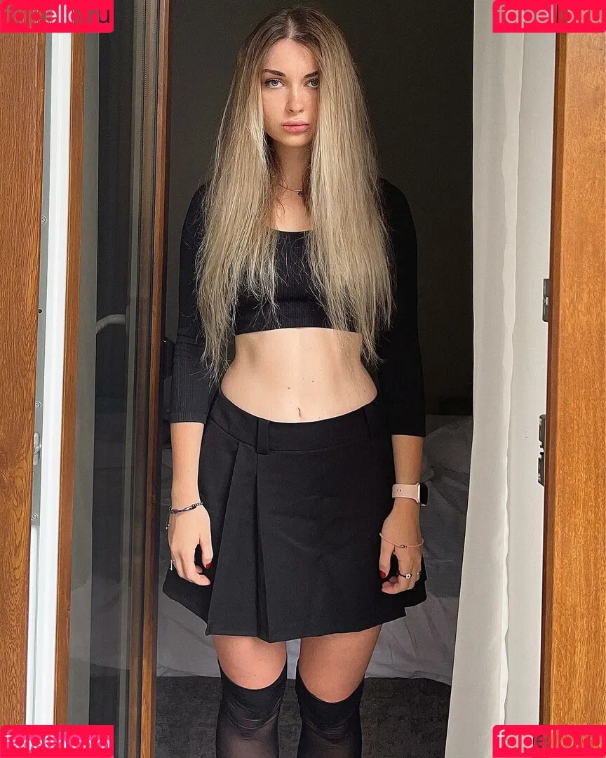 Ahrinyan / Arina Berdnikova / nyasharisha Onlyfans Photo Gallery 