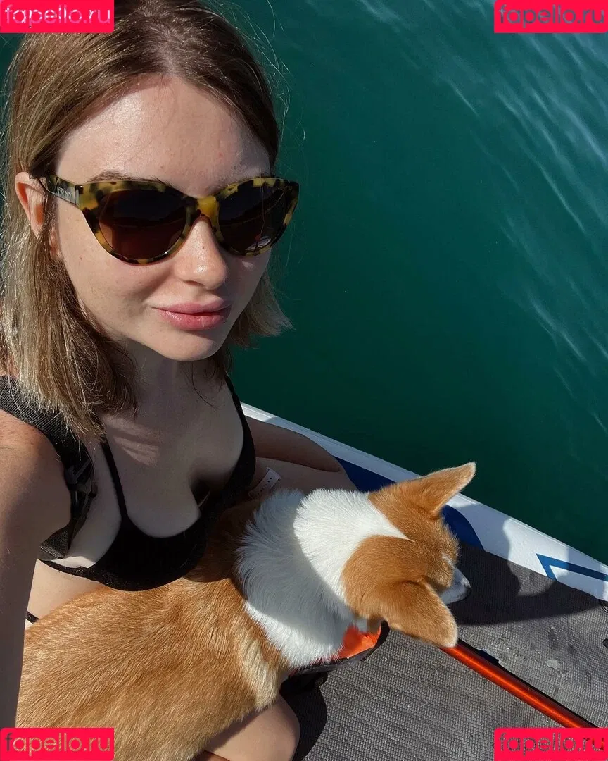 Ahrinyan / Arina Berdnikova / nyasharisha Onlyfans Photo Gallery 