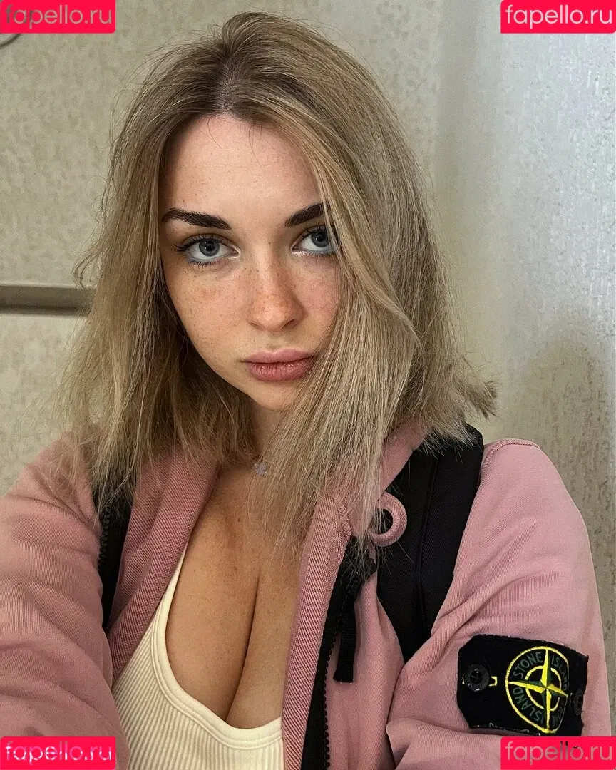 Ahrinyan / Arina Berdnikova / nyasharisha Onlyfans Photo Gallery 