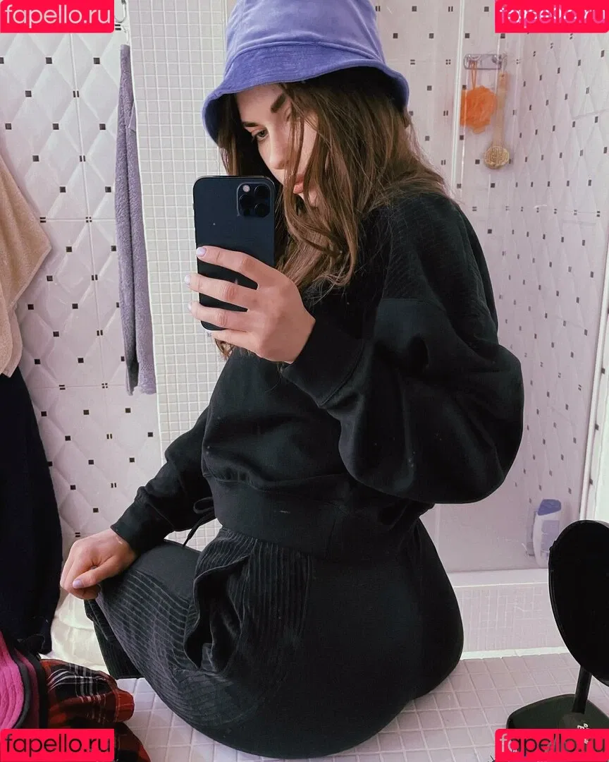Ahrinyan / Arina Berdnikova / nyasharisha Onlyfans Photo Gallery 