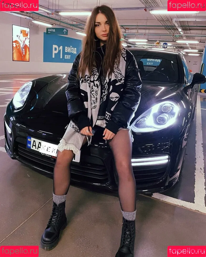 Ahrinyan / Arina Berdnikova / nyasharisha Onlyfans Photo Gallery 