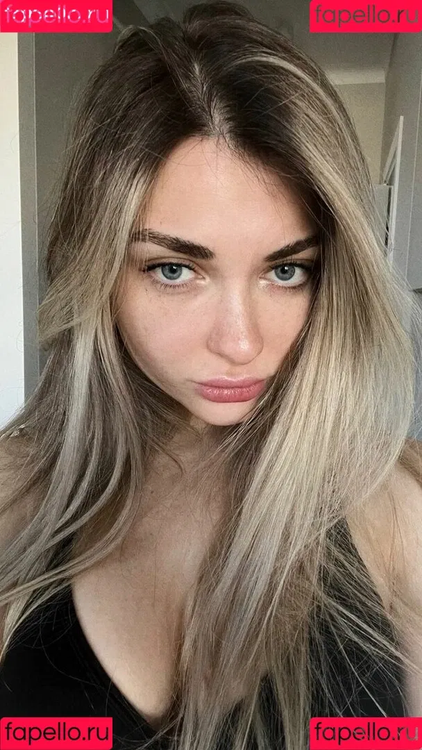 Ahrinyan / Arina Berdnikova / nyasharisha Onlyfans Photo Gallery 