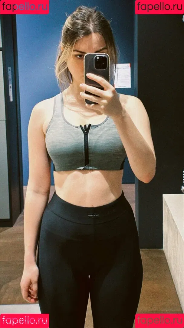 Ahrinyan / Arina Berdnikova / nyasharisha Onlyfans Photo Gallery 