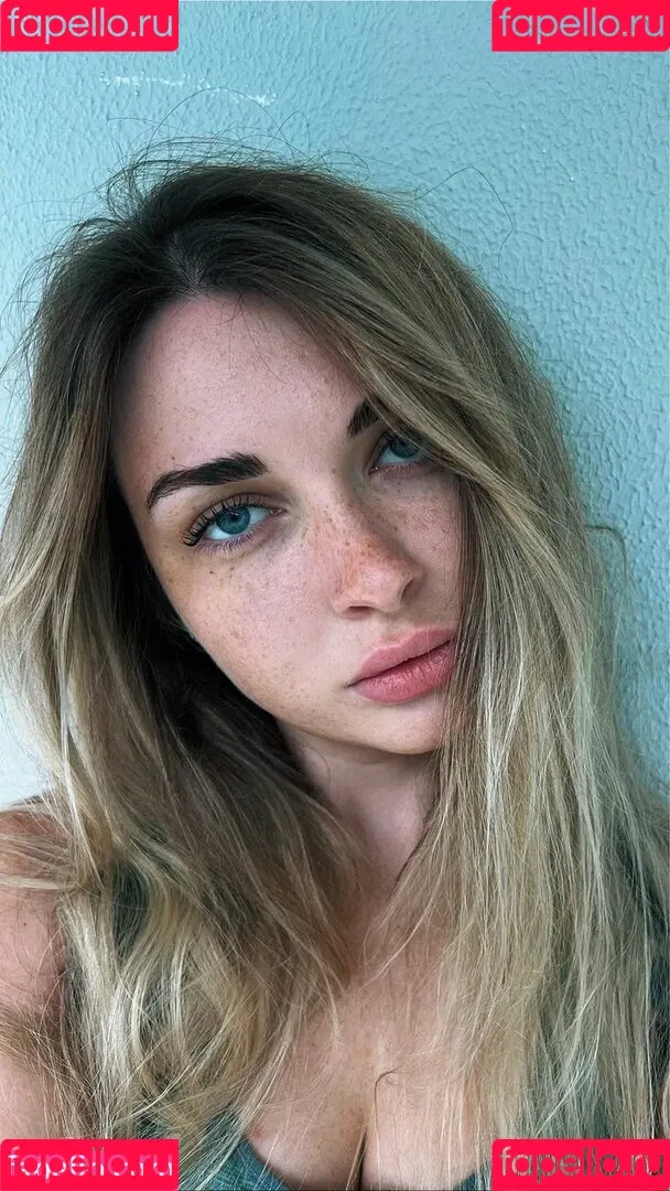 Ahrinyan / Arina Berdnikova / nyasharisha Onlyfans Photo Gallery 