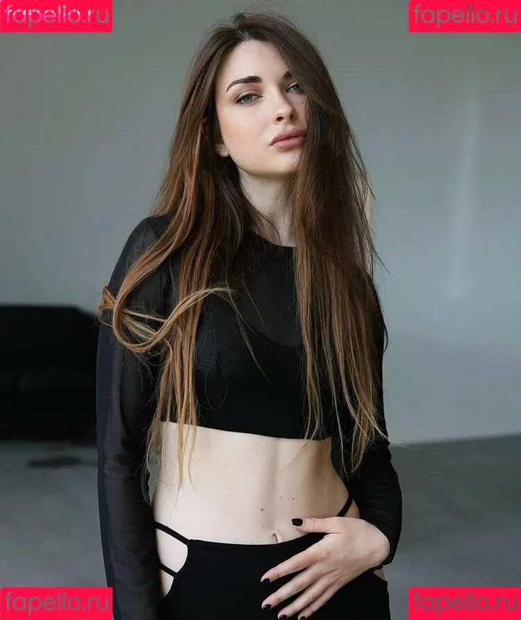 Ahrinyan / Arina Berdnikova / nyasharisha Onlyfans Photo Gallery 