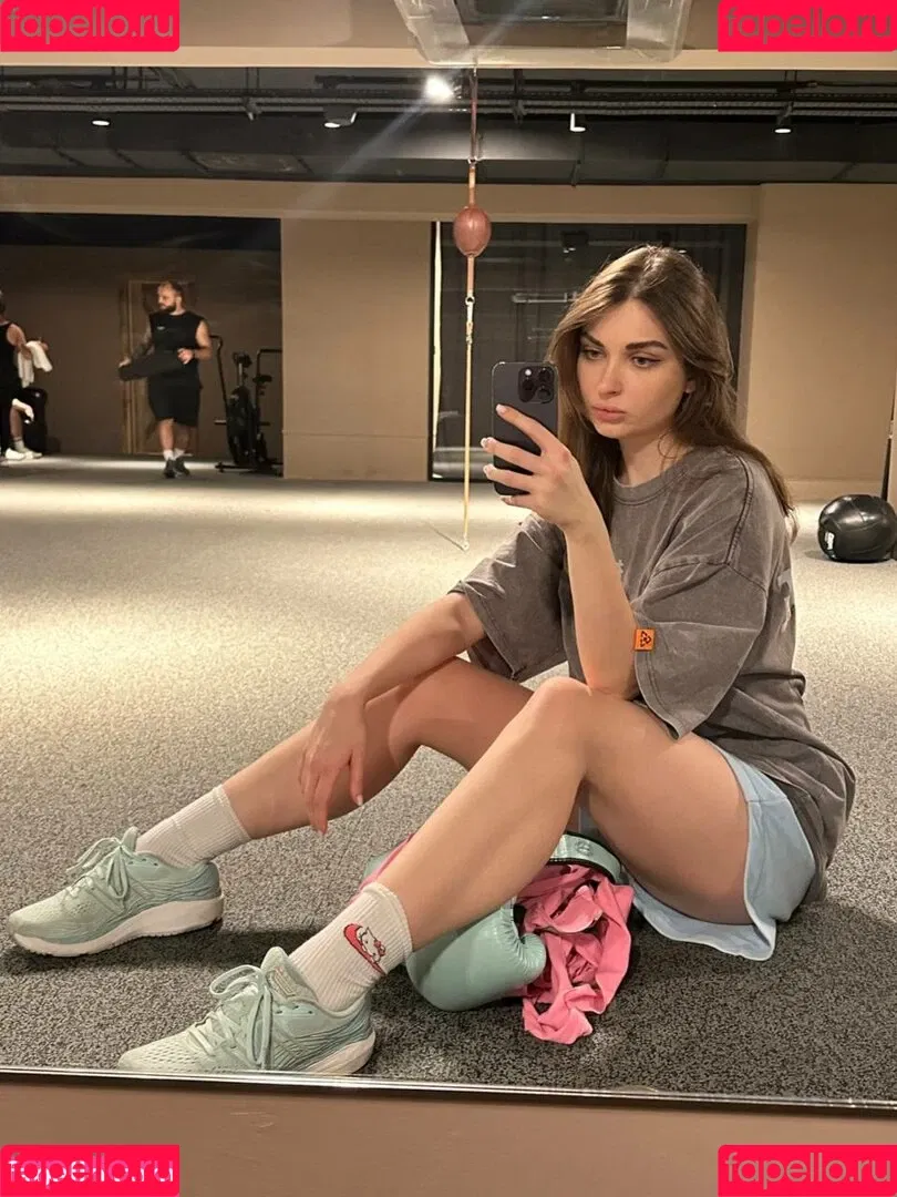 Ahrinyan / Arina Berdnikova / nyasharisha Onlyfans Photo Gallery 