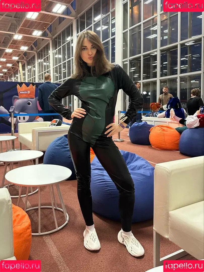 Ahrinyan / Arina Berdnikova / nyasharisha Onlyfans Photo Gallery 