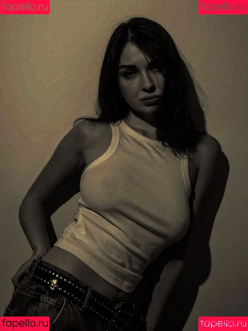 Ahrinyan / Arina Berdnikova / nyasharisha Onlyfans Photo Gallery 