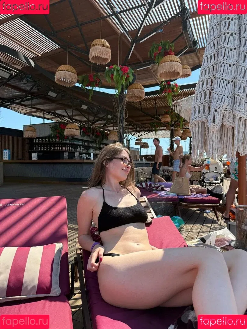 Ahrinyan / Arina Berdnikova / nyasharisha Onlyfans Photo Gallery 