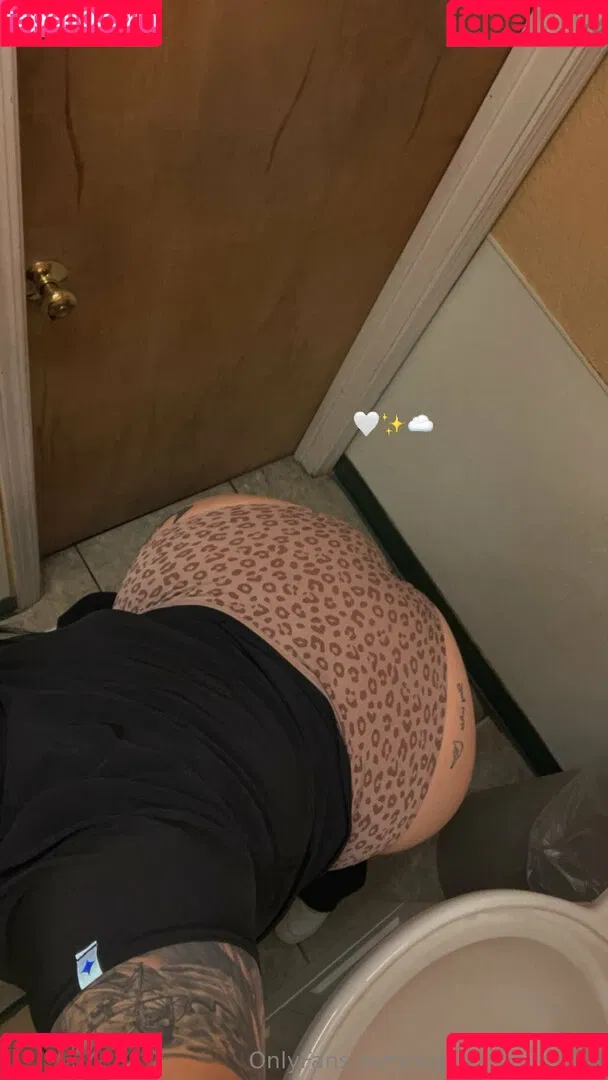sophie_bell__ / sophie_bellmen5 Onlyfans Photo Gallery 