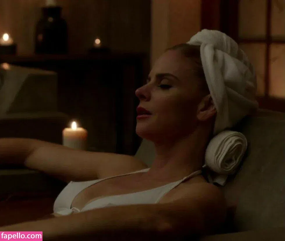 Sarah Rafferty / iamsarahgrafferty Onlyfans Photo Gallery 