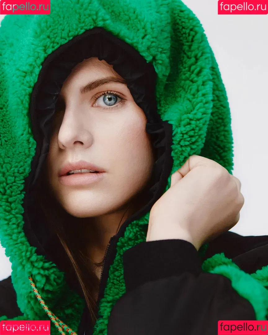 Alexandra Daddario / alexandradaddario Onlyfans Photo Gallery 
