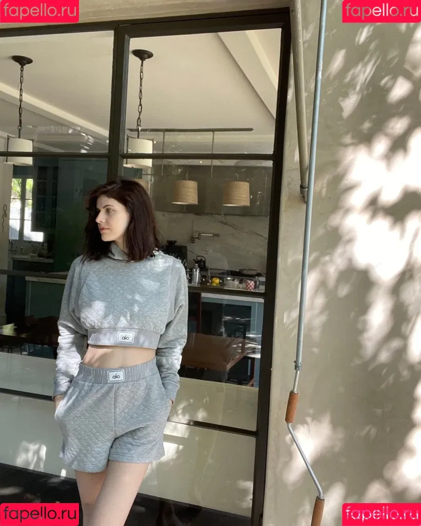 Alexandra Daddario / alexandradaddario Onlyfans Photo Gallery 