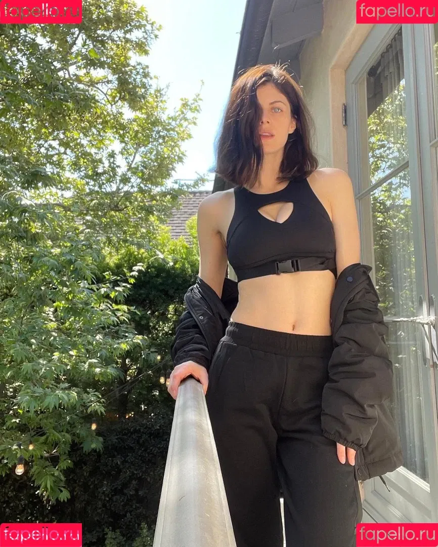 Alexandra Daddario / alexandradaddario Onlyfans Photo Gallery 