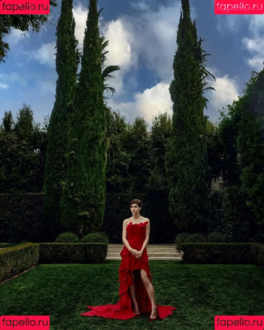 Alexandra Daddario / alexandradaddario Onlyfans Photo Gallery 