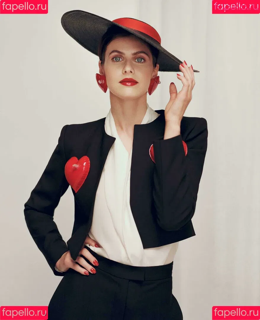 Alexandra Daddario / alexandradaddario Onlyfans Photo Gallery 