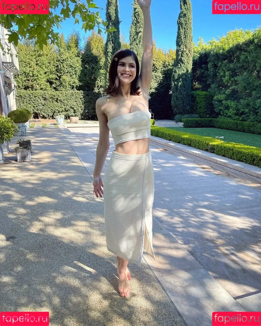 Alexandra Daddario / alexandradaddario Onlyfans Photo Gallery 