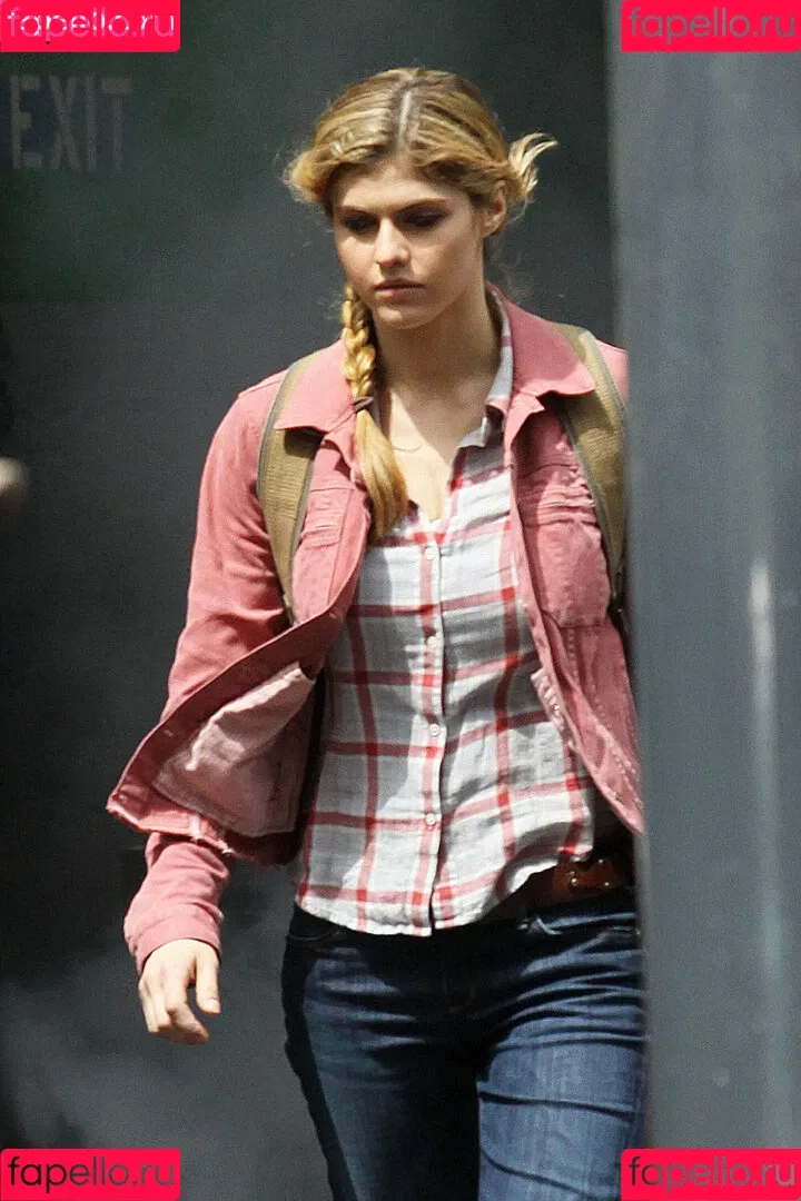 Alexandra Daddario / alexandradaddario Onlyfans Photo Gallery 