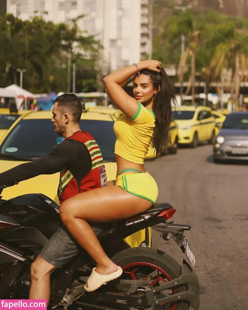 Isabella Duarte / belladtt Onlyfans Photo Gallery 