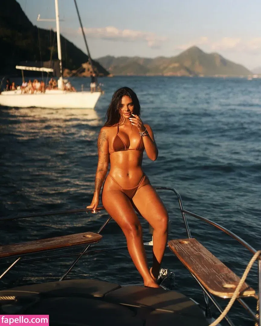 Isabella Duarte / belladtt Onlyfans Photo Gallery 