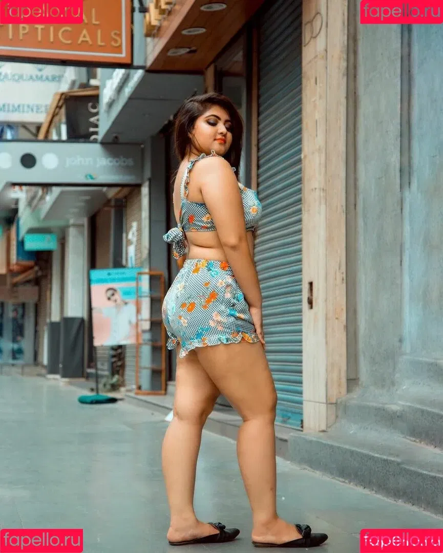 Twinkle Sharma Onlyfans Photo Gallery 