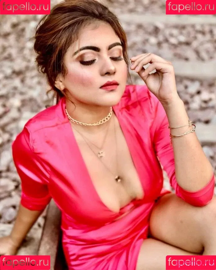 Twinkle Sharma Onlyfans Photo Gallery 