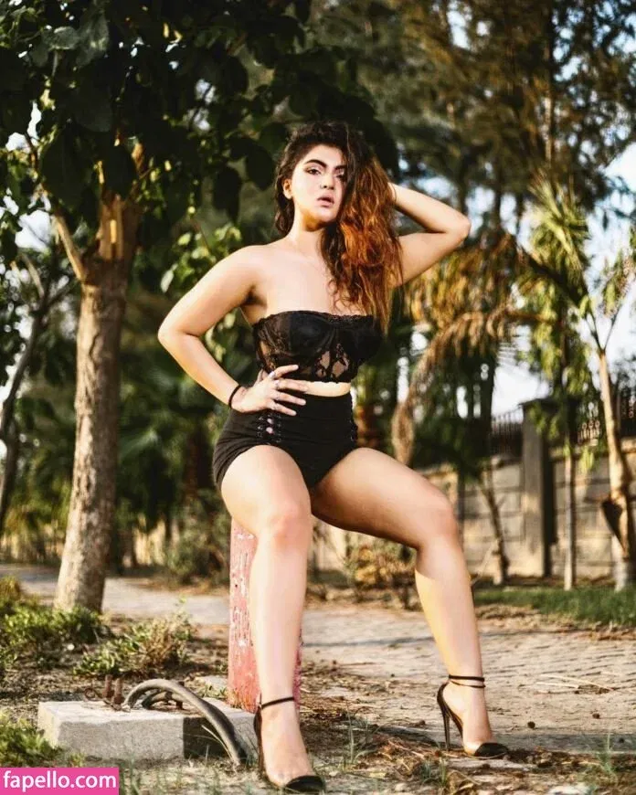 Twinkle Sharma Onlyfans Photo Gallery 