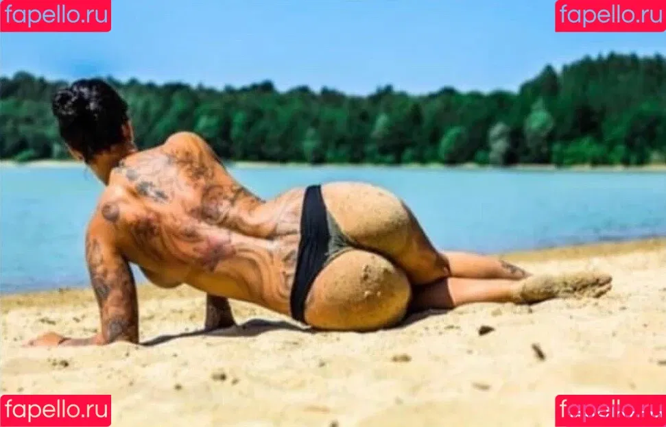 bella_vita88 / i.n.k.e.d_b.e.l.l.a / inked_bella88 Onlyfans Photo Gallery 