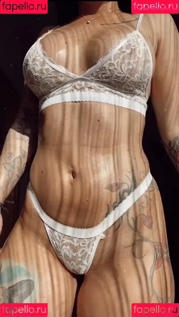 bella_vita88 / i.n.k.e.d_b.e.l.l.a / inked_bella88 Onlyfans Photo Gallery 