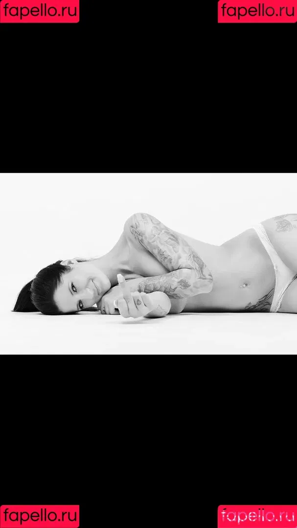 bella_vita88 / i.n.k.e.d_b.e.l.l.a / inked_bella88 Onlyfans Photo Gallery 