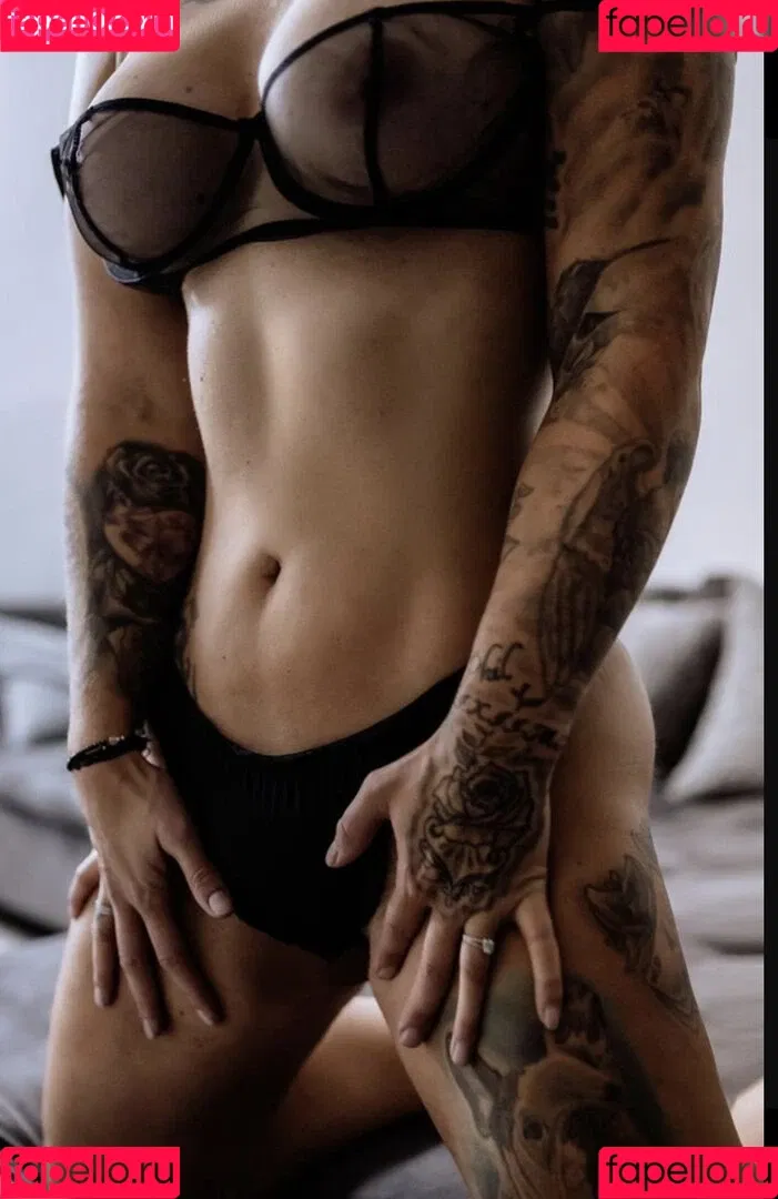 bella_vita88 / i.n.k.e.d_b.e.l.l.a / inked_bella88 Onlyfans Photo Gallery 