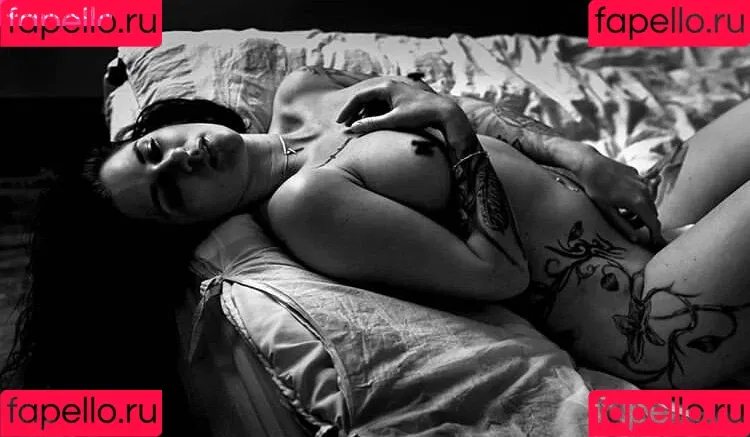 bella_vita88 / i.n.k.e.d_b.e.l.l.a / inked_bella88 Onlyfans Photo Gallery 