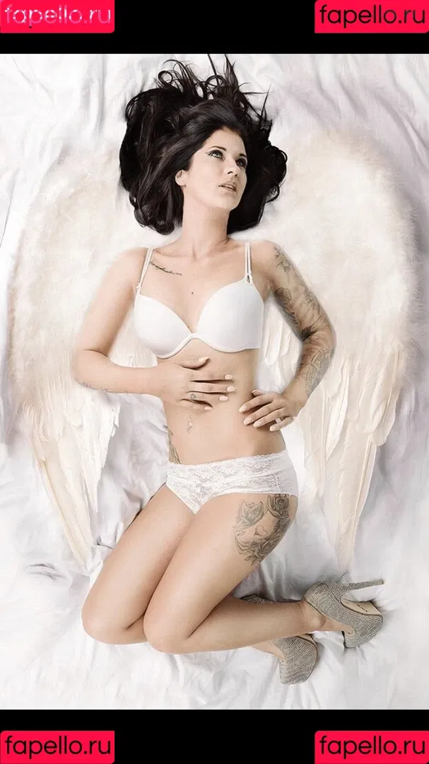 bella_vita88 / i.n.k.e.d_b.e.l.l.a / inked_bella88 Onlyfans Photo Gallery 