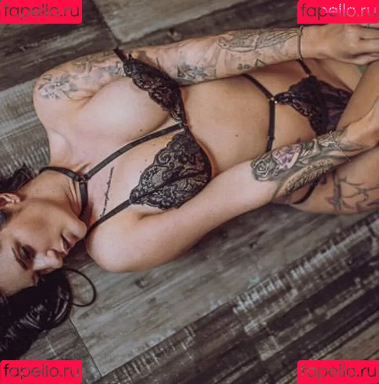 bella_vita88 / i.n.k.e.d_b.e.l.l.a / inked_bella88 Onlyfans Photo Gallery 