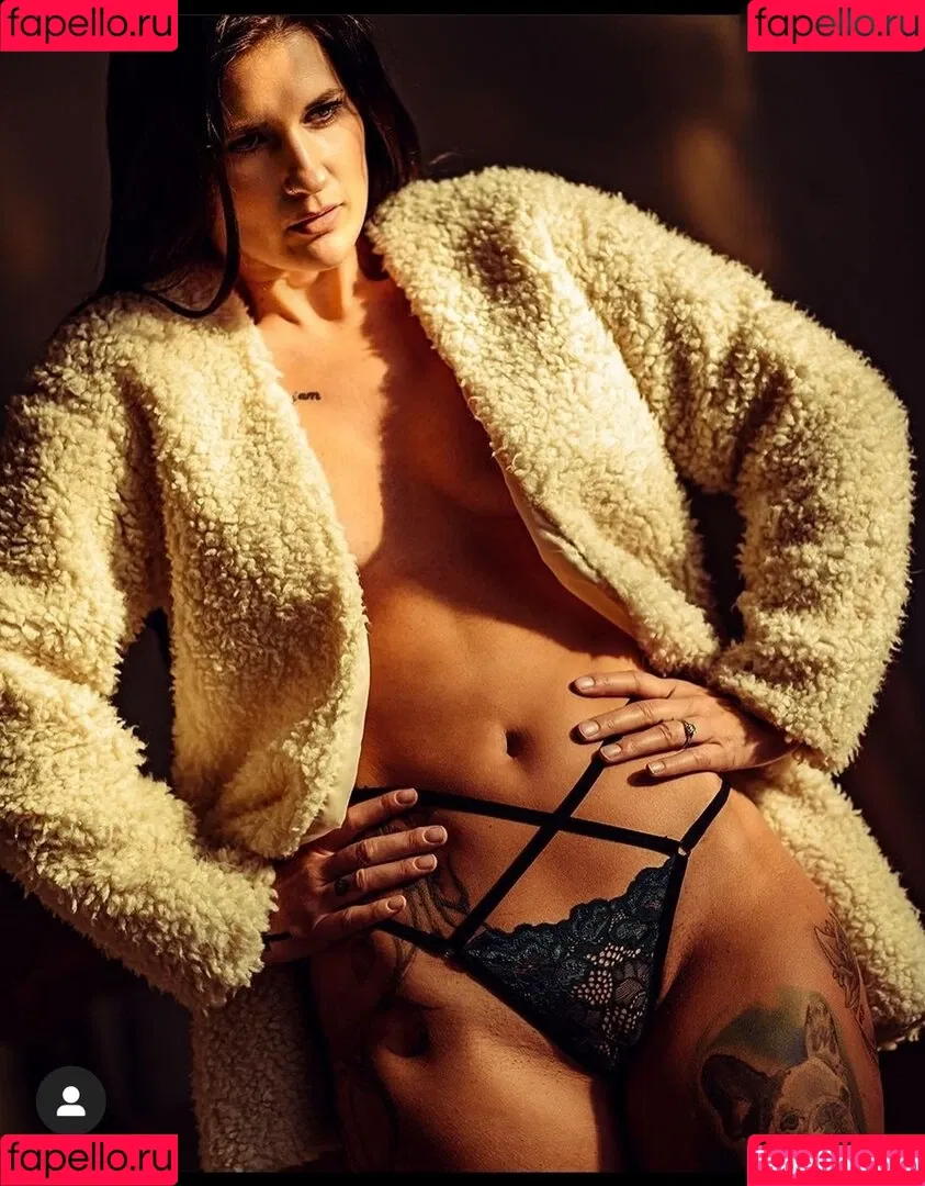 bella_vita88 / i.n.k.e.d_b.e.l.l.a / inked_bella88 Onlyfans Photo Gallery 