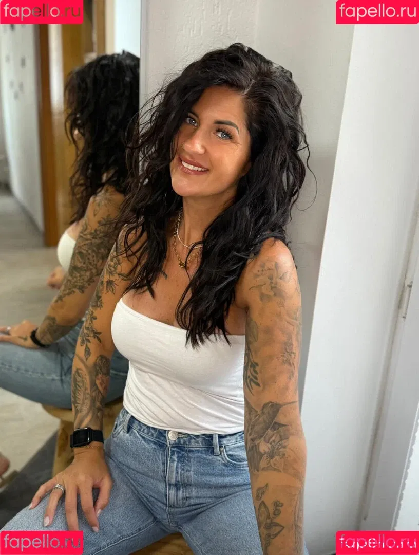 bella_vita88 / i.n.k.e.d_b.e.l.l.a / inked_bella88 Onlyfans Photo Gallery 