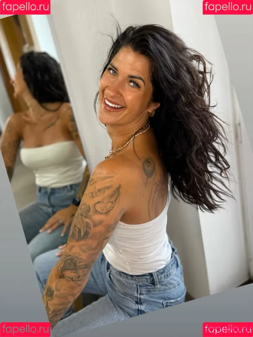 bella_vita88 / i.n.k.e.d_b.e.l.l.a / inked_bella88 Onlyfans Photo Gallery 