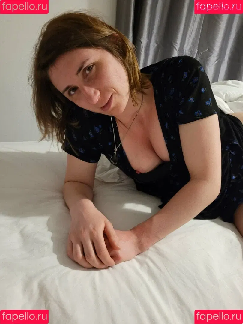 Bee / Trimalchio87 Onlyfans Photo Gallery 