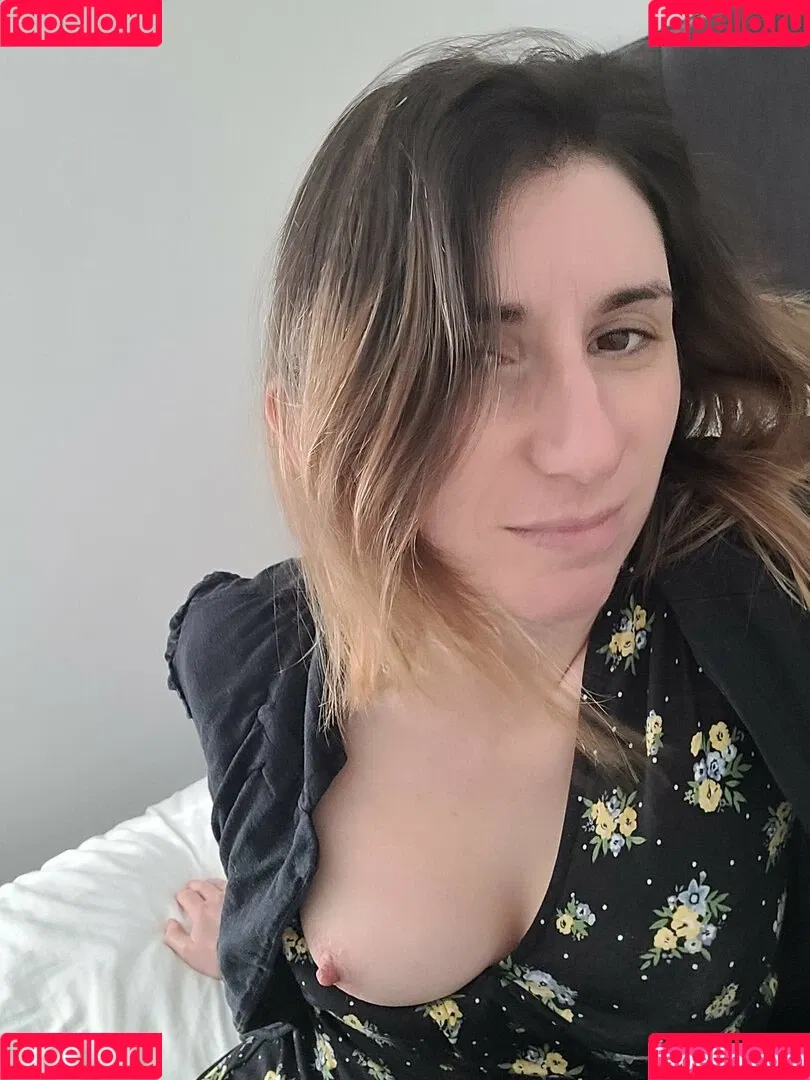 Bee / Trimalchio87 Onlyfans Photo Gallery 