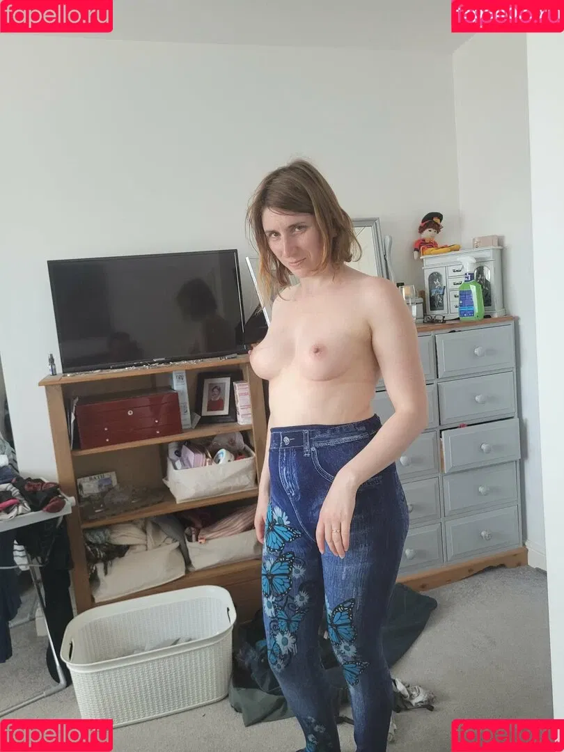 Bee / Trimalchio87 Onlyfans Photo Gallery 