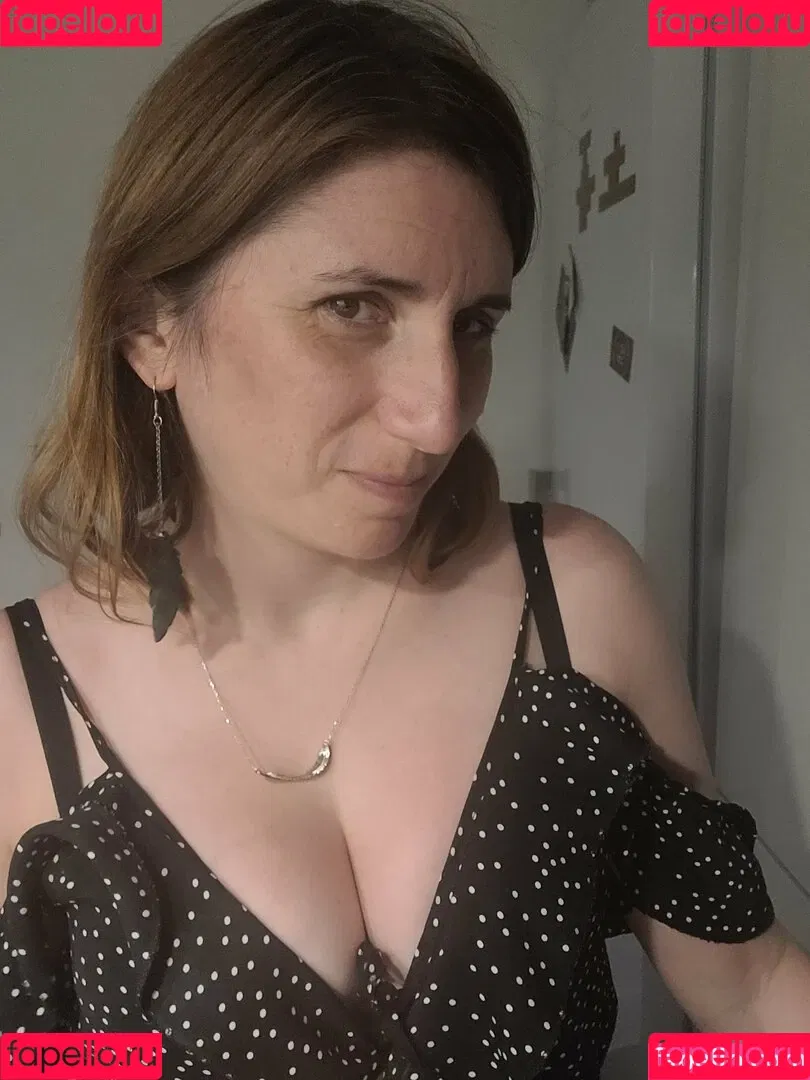 Bee / Trimalchio87 Onlyfans Photo Gallery 