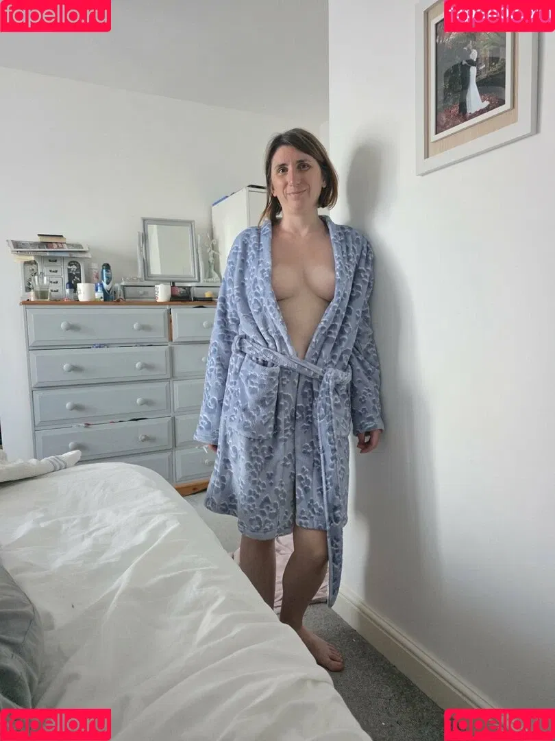 Bee / Trimalchio87 Onlyfans Photo Gallery 