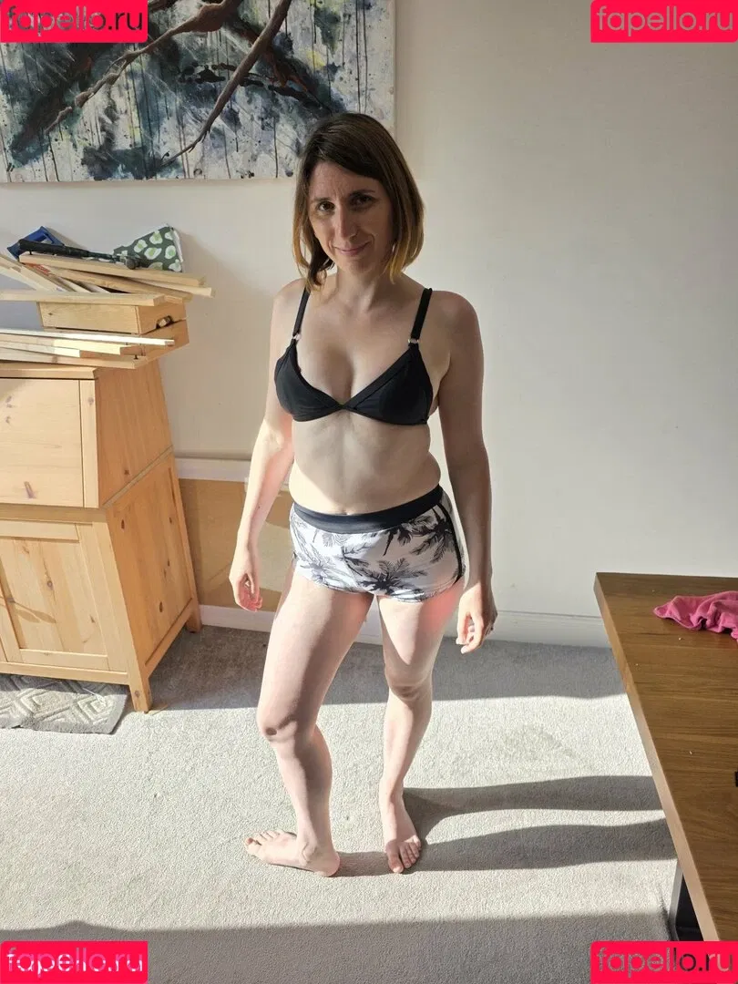 Bee / Trimalchio87 Onlyfans Photo Gallery 