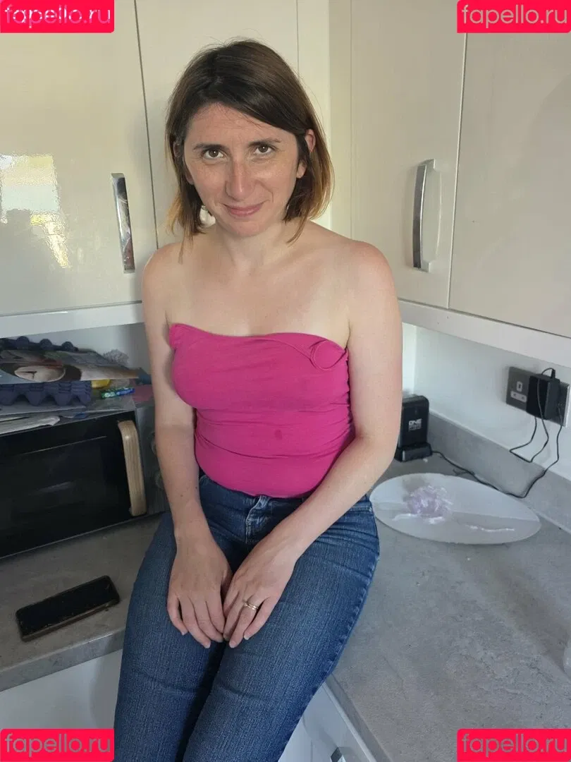 Bee / Trimalchio87 Onlyfans Photo Gallery 