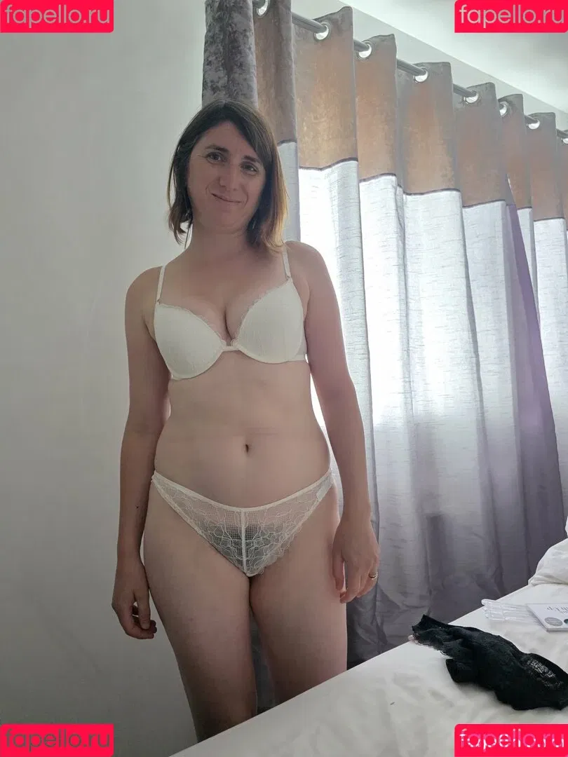 Bee / Trimalchio87 Onlyfans Photo Gallery 